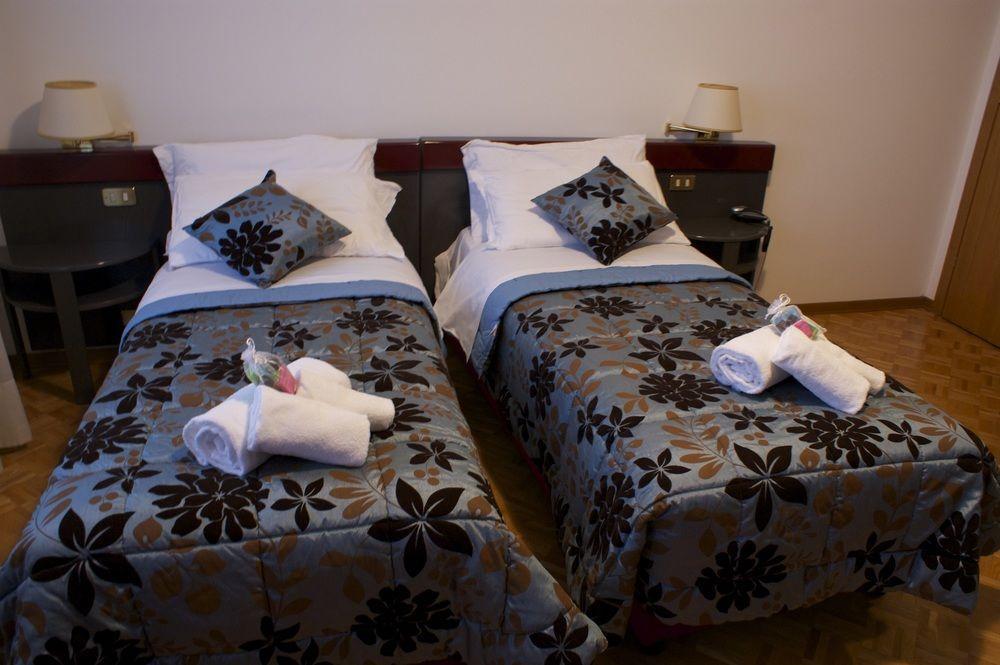 Hotel Pittini غيمونا ديل فريولي المظهر الخارجي الصورة
